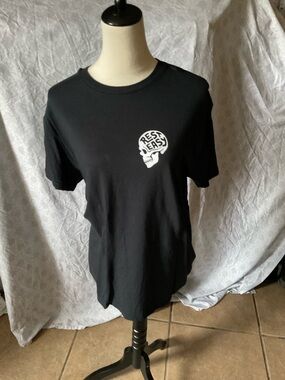 Black Rest Easy “No Problemo” T-shirt